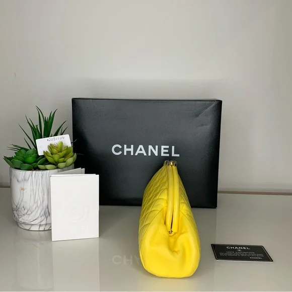 Chanel Timeless Clutch - Picture 2 of 7